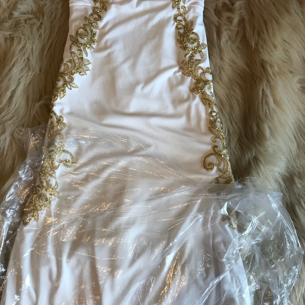 Wedding/Prom/Pageant Gown - Picture 2 of 8